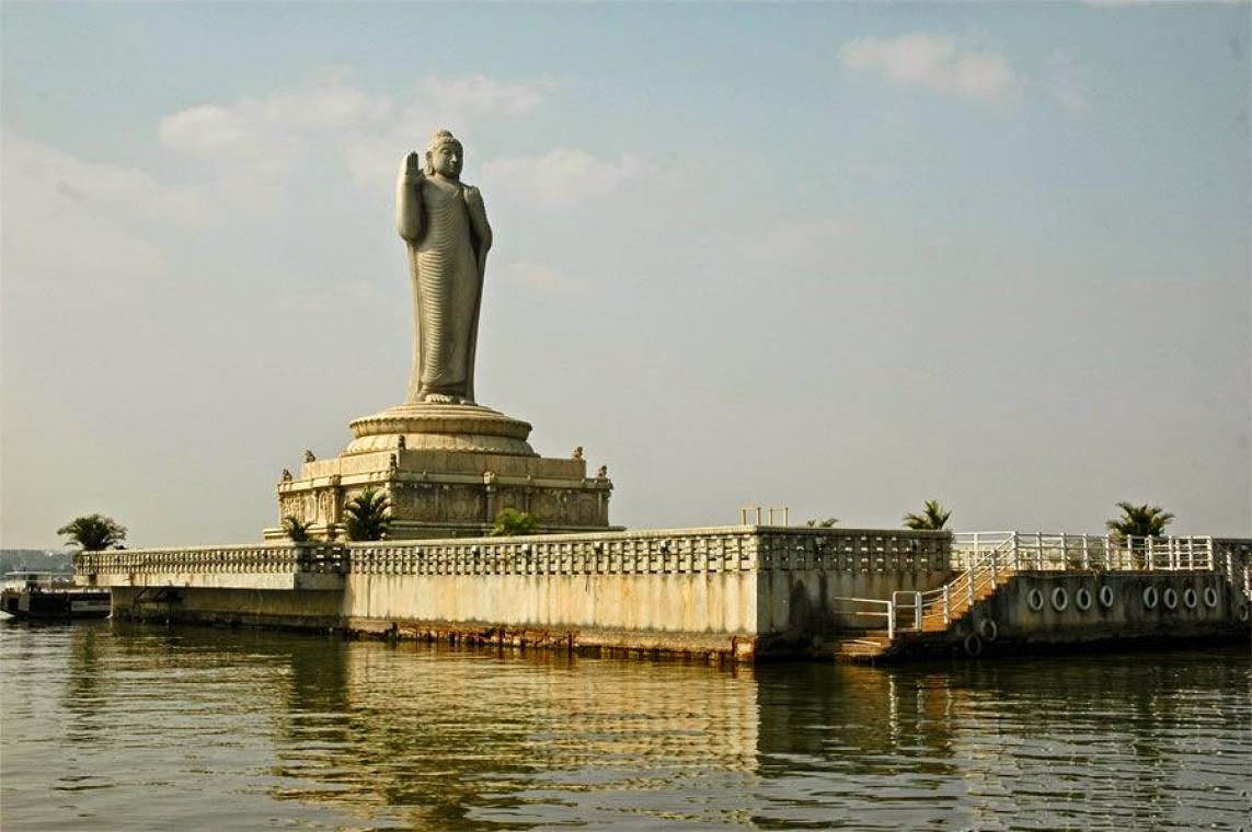 hussain sagar lake hyderabad andhra pradesh india